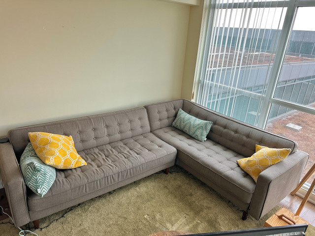 Selling Sofa in Couches & Futons in Mississauga / Peel Region