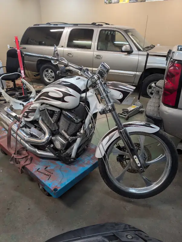 2012 Victory Vegas Jackpot for parts in Street, Cruisers & Choppers in Calgary - Image 2