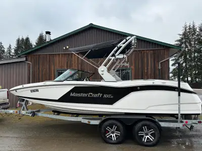 2018 Mastercraft NXT 20 in beautiful condition. 5.7L ilmor 5000mpi engine with 320hp. 1770lbs of bal...