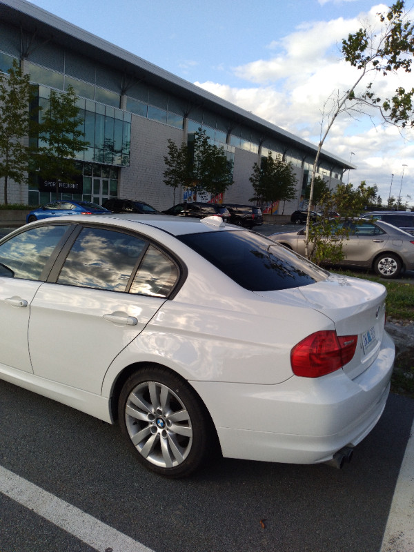 BMW Fully loaded, Sunroof.  EXCELLENT PRICE in Cars & Trucks in City of Halifax - Image 3