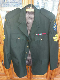 1980s Canadian Army Uniform Jacket - NCO Sergeant insignia, Queb