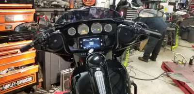 Milwaukee 8 - M8 114 Engine 1868 cc 6 Speed Trans. True Duals 4.0" Rinehart Exhaust St Tuner HD Info...