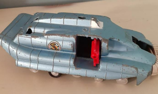 Dinky Toys Spectrum Pursuit Vehicle 104 - for restoration /parts in Arts & Collectibles in Markham / York Region - Image 2