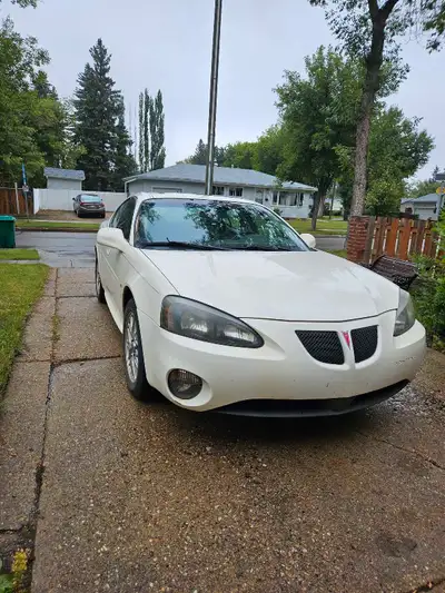 2006 Pontiac Grand Prix GT 156,109 KMS, 3.8L SUPERCHARGED ENGINE around 280hp, this car is blast and...