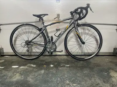 vélo Giant aluminium Carbon 44 cm 27 V Shimano , View more