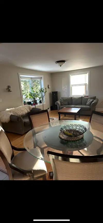 Room for rent in town Gravenhurst Walking distance to all amenities All inclusive, fully furnished b...