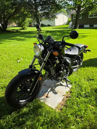 2017 Honda Rebel 500 Under 5500 km Good condition Heated hand grips Includes windshield not shown in...