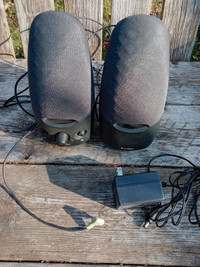 Pair Of Amplified Labtec Speakers, Uses Headphone Jack