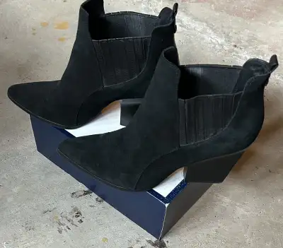 Designer boots, View more