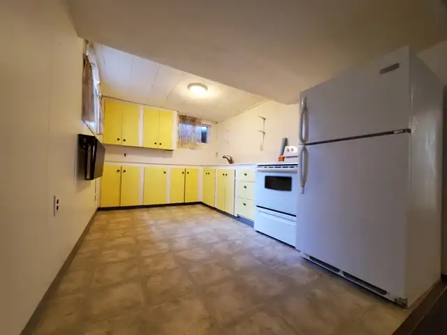 Basement 2 bedroom suite in King Edward Park Nearby Bonnie Doon in Long Term Rentals in Edmonton - Image 5