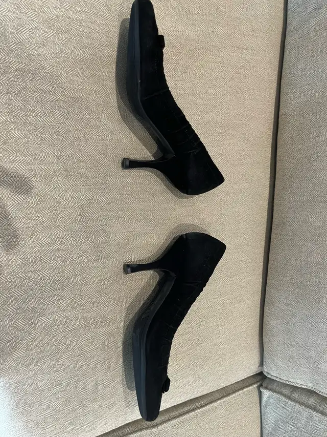 Prada Women’s Dress Shoes in Women's - Shoes in Oakville / Halton Region - Image 5