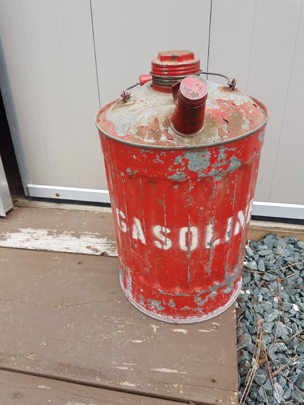 Older gas can. in Arts & Collectibles in Thunder Bay