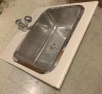 Stainless Steel Sink (MUST GO)