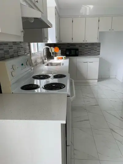 Private room in Ile Perrot, near McGill MAC and John Abb