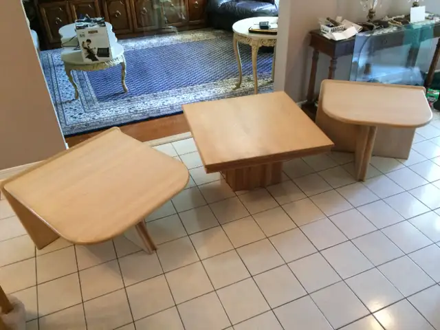 Two Matching Coffee Tables in Coffee Tables in Ottawa - Image 2