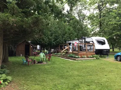 Beautiful 1 bedroom trailer on lot in Alvinston. 2 fireplaces, Entertainment Center, fully equipped