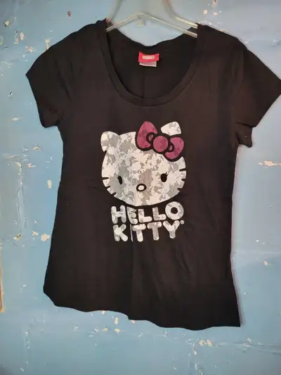 Ladies Hello Kitty t-shirt, size Medium,  like new, View more