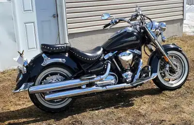 Comes with back rest and windshield Very good conditions