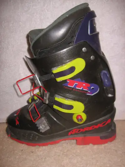 Used Nordica Tour Randonee TR 9 ski mountaineering boot. Fair to good overall shell condition. Liner...