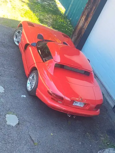 2001 Dodge Viper RT10 one of 49 in Canada of this year stock no add ons factory paint never touched...