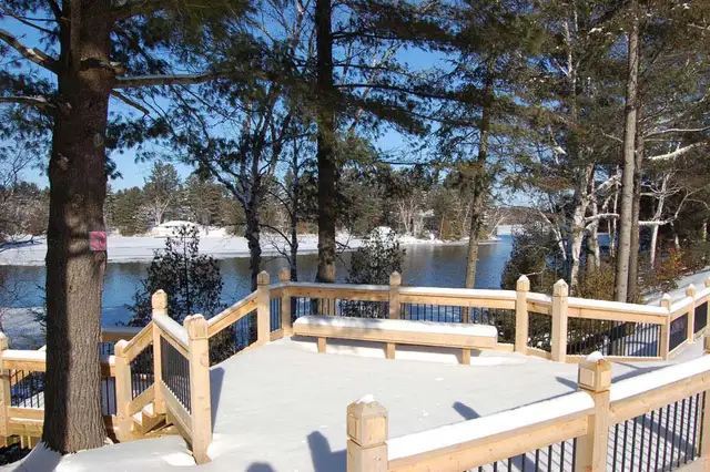 Muskoka cottage on Lake of Bays in Ontario in Canada - Image 7