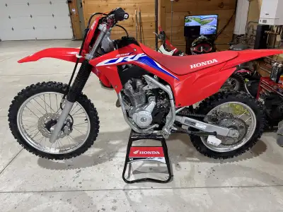 2023 Honda crf 250 f mint condition about 20 hours on it has pro taper bars odi grips and un breakab...