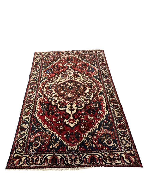 Persian Area Rug hand knotted-Bakhtiari- in Rugs, Carpets & Runners in City of Toronto - Image 2