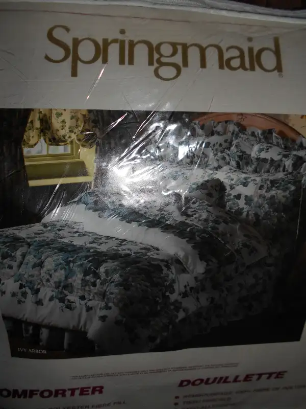 Springmaid queen comforters in Bedding in Mississauga / Peel Region - Image 4
