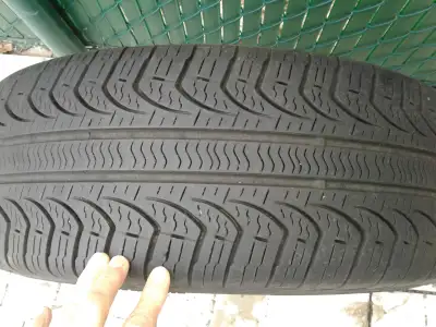 PNEUS PIRELLI P4 FOUR SEASON PLUS (ÉTÉ) Montés sur roues en acier Format : 91H 205/55R16 Usure : env...