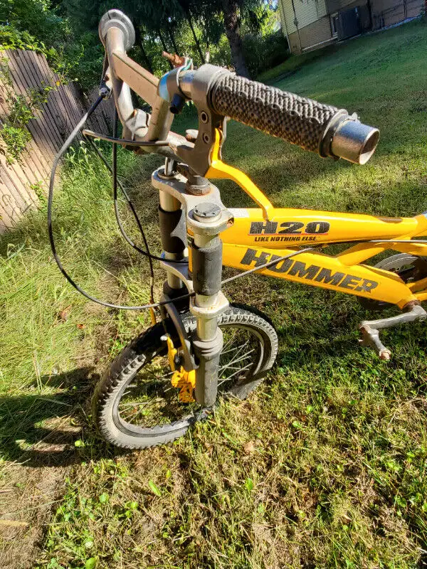 Hummer H2O BMX Style, 7 Speed Bicycle in Kids in Windsor Region - Image 4