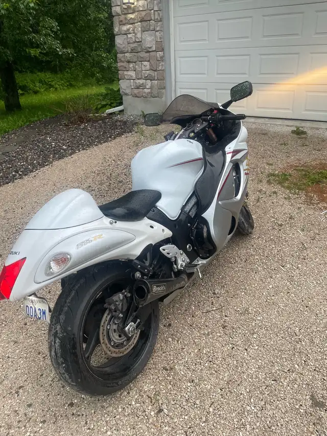 2015 White Suzuki Hayabusa Cert or b/o in Sport Bikes in Sudbury - Image 4
