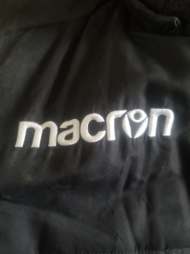 Macron Sport Padded Black Jacket with hood in Men's in City of Toronto - Image 3