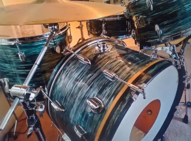 Vtg 1960's 4pc Turquoise Oyster Pearl Drum Kit - Time Capsule A+ in Drums & Percussion in London - Image 5