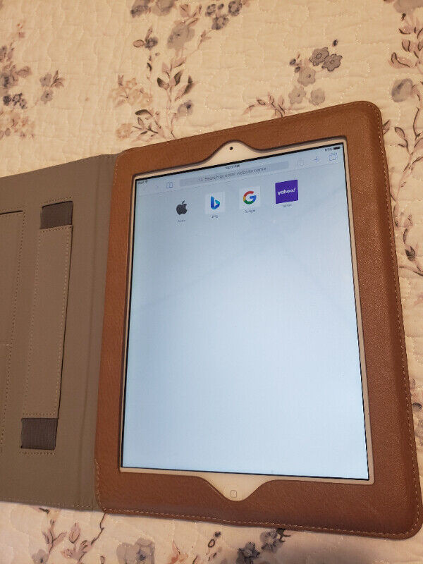 Apple ipad   ( 4 th Gen ) in iPads & Tablets in Mississauga / Peel Region - Image 3
