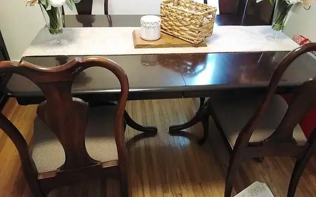 Mahogany Table 6 chairs + 2 Leafs & Buffet Hutch63654759118467122