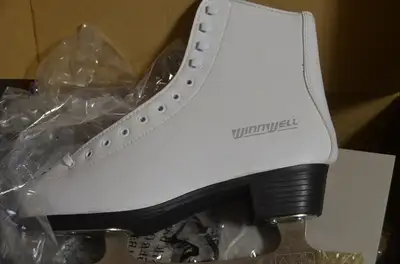 SKATES -  WINNWELL Women size 8, View more