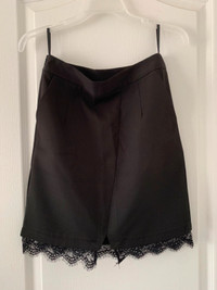 black skirt with side pockets
