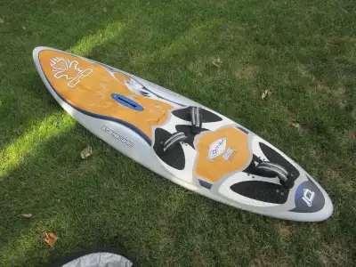 85 litre board measuring 242 x 59cm. Comes with bag (245x65cm) and fin. Very nice condition as you c...
