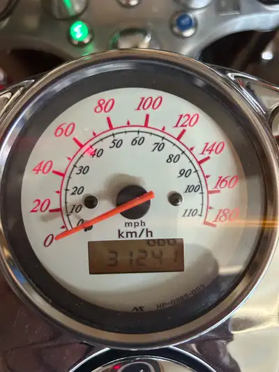 Great shape. Everything works as it should. New rear tire and oil change less than 200 kms ago. Come...