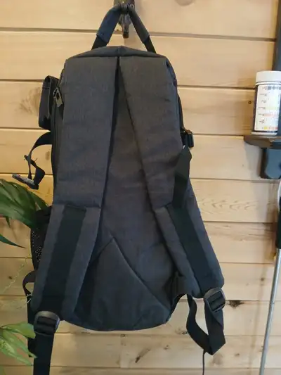 Sac à dos étroit - parfait pour petites bonbonnes d'oxygène., View more