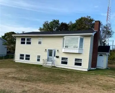 Beautiful and well-maintained 3-bedroom + 1 (basement), 1.5 – bathroom house with a fully finished b...