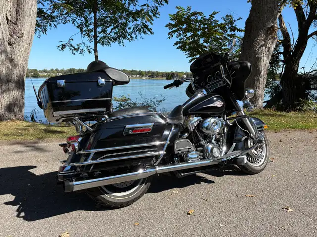 2009 Harley Davidson Electraglide in Touring in St. Catharines - Image 2