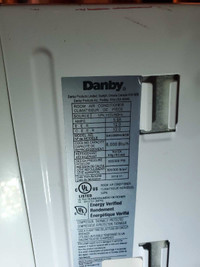 Climatiseur pour fenêtre de marque Danby neuf jamais utilisé 