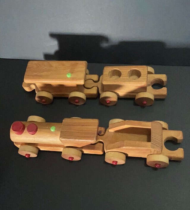 Vintage 4 pc Wood Train Set Children’s Toy in Toys & Games in North Bay - Image 2