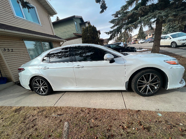 Toyota camry Hybrid XLE in Cars & Trucks in Calgary - Image 4
