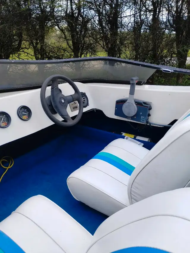 Bateau sport in Powerboats & Motorboats in Sherbrooke - Image 4