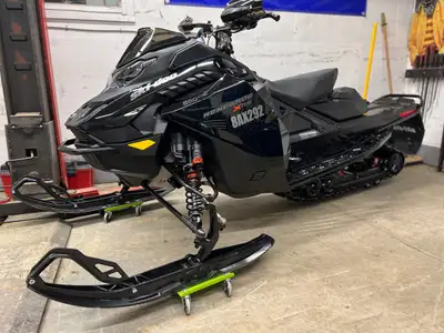2023 Ski-Doo Renegade 850 XRS Showroom condition…..very well kept 3700 km Extended BRP warranty thro...