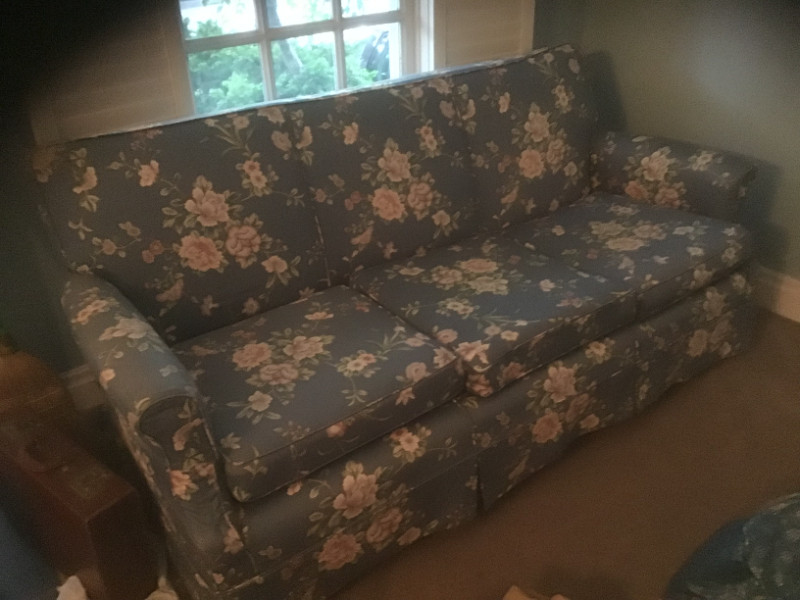 three seater couch Couches & Futons City of Toronto Kijiji