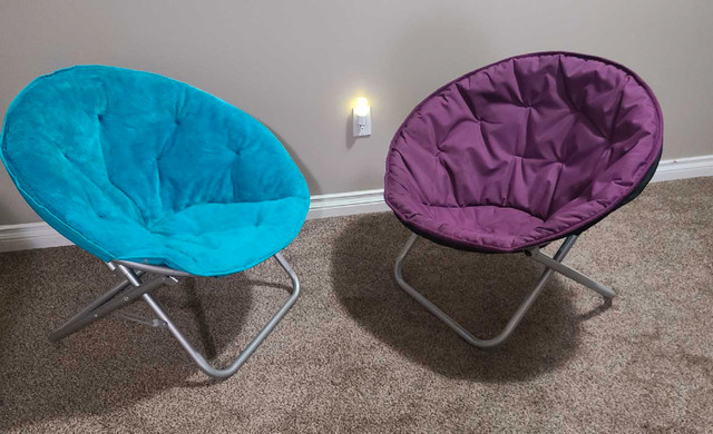 Foldable chairs in Chairs & Recliners in Lloydminster