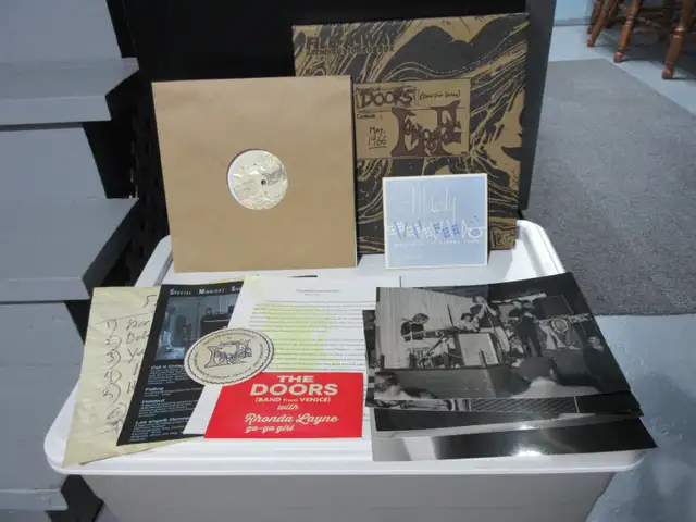 COLLECTION DU GROUPE THE DOORS in Other in Québec City - Image 2